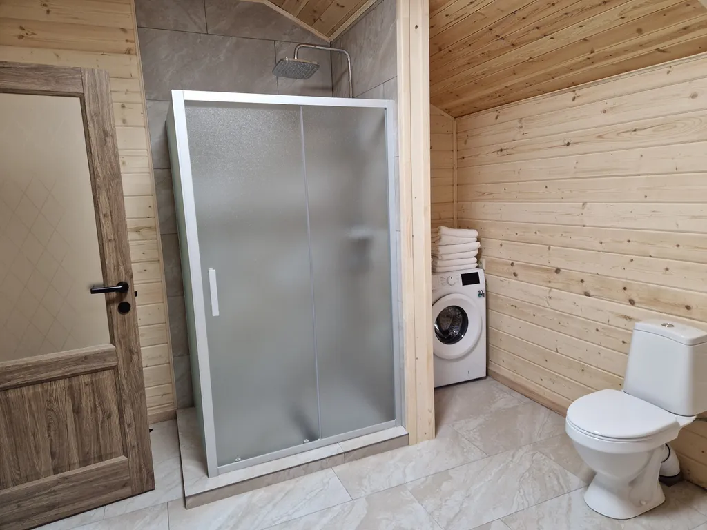 Коттедж с сауной комфорт-класса на реке Яхра