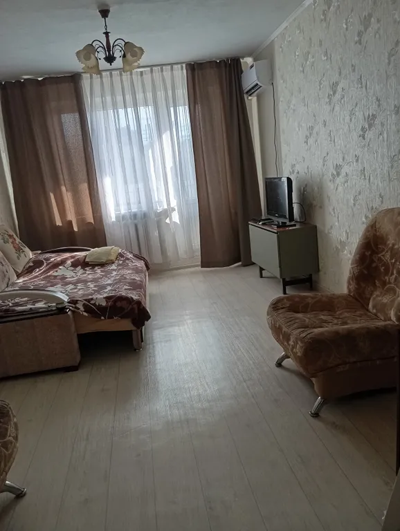 Просторная квартира — аренда посуточно в Таганрог