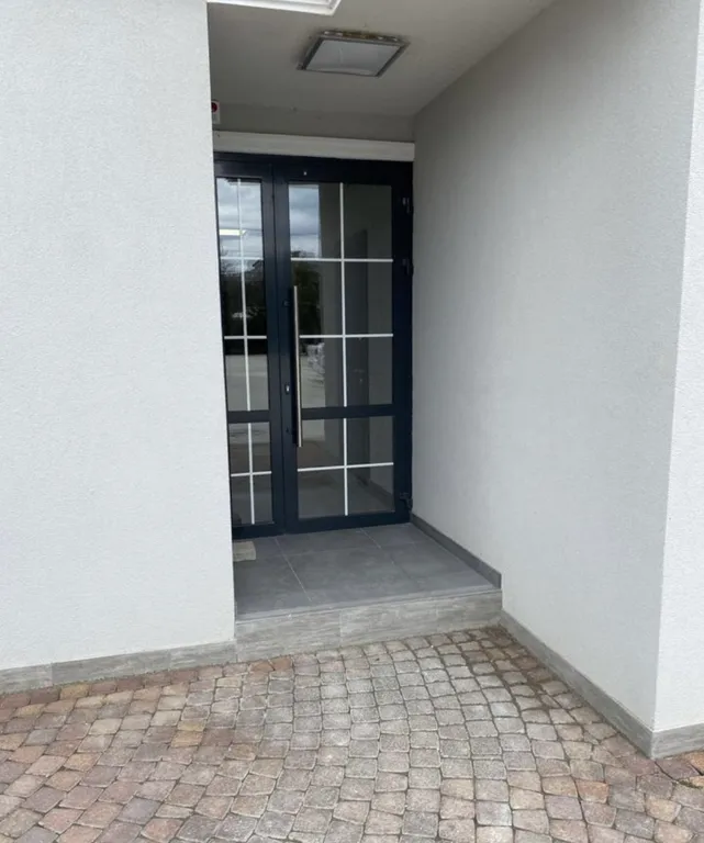 Апартамент с террасой и бассейном