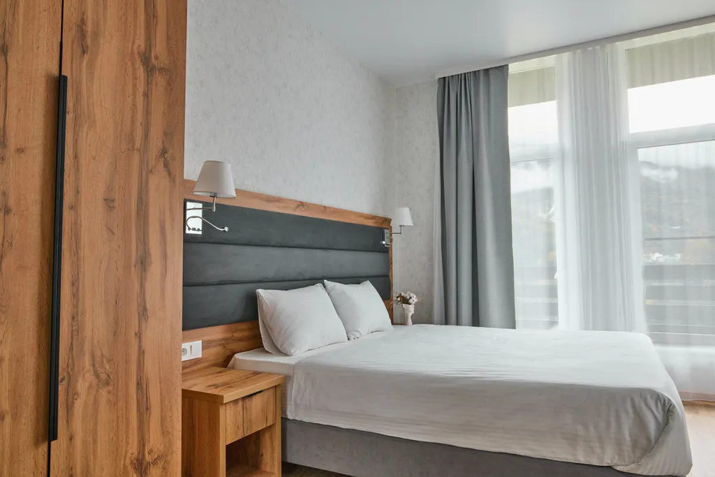 Панорамный двухместный апартамент комфорт с кухней и балконом