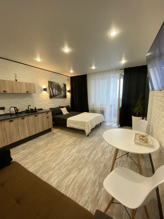 Уютная белая студия