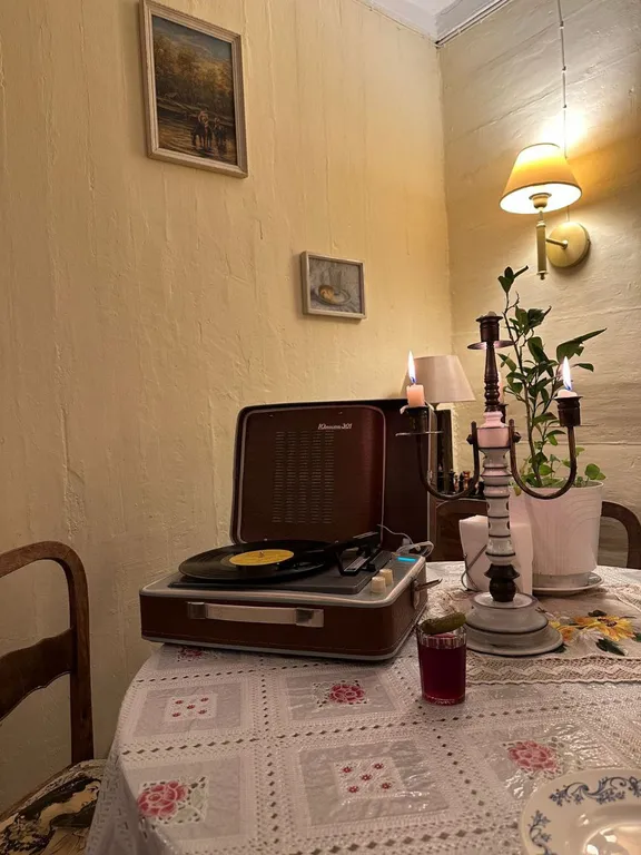 Восстановленная уютная русская изба со всеми удобствами