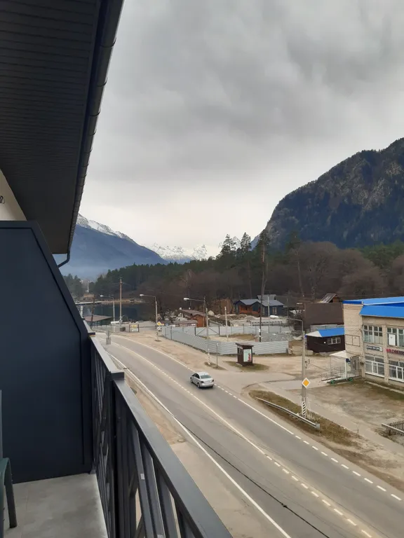 Уютная квартира с видом на горы и озеро Каракель