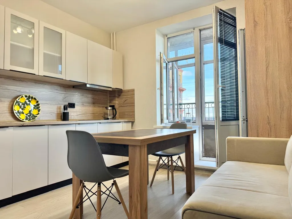 Просторная квартира с балконом