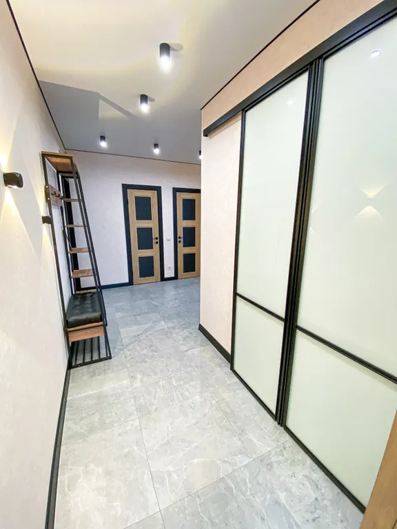 Шикарная евродвушка с красивым видом из окна