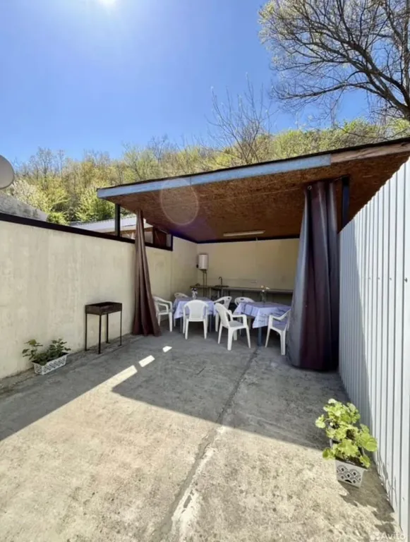 Уютный уголок у моря, село Небуг