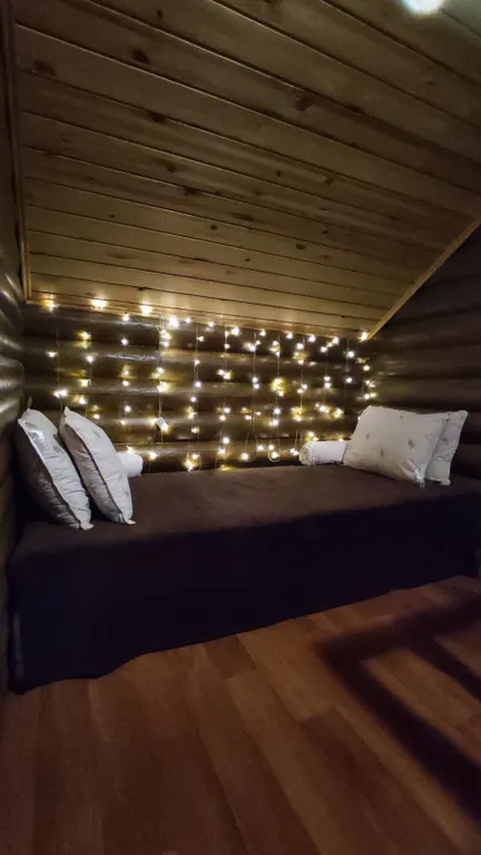 Уютный дом с камином и кедровой баней-бочкой на дровах