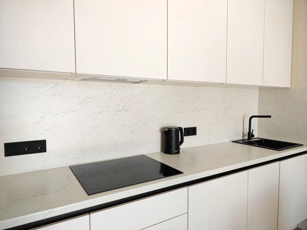 Апартаменты категории люкс 3-х комнатный на первой береговой линии