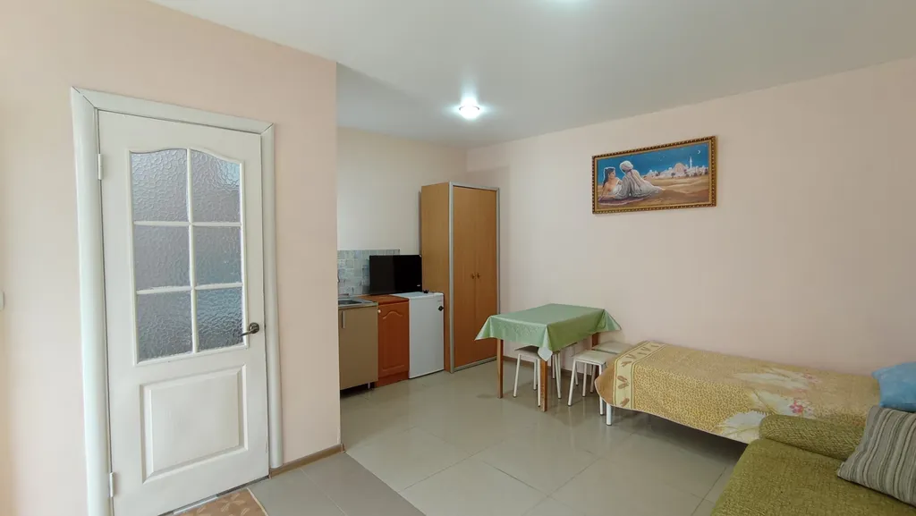 Домик на набережной