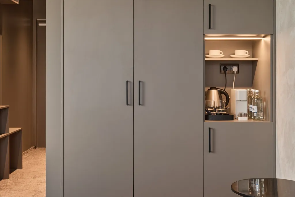 Джуниор Сюит