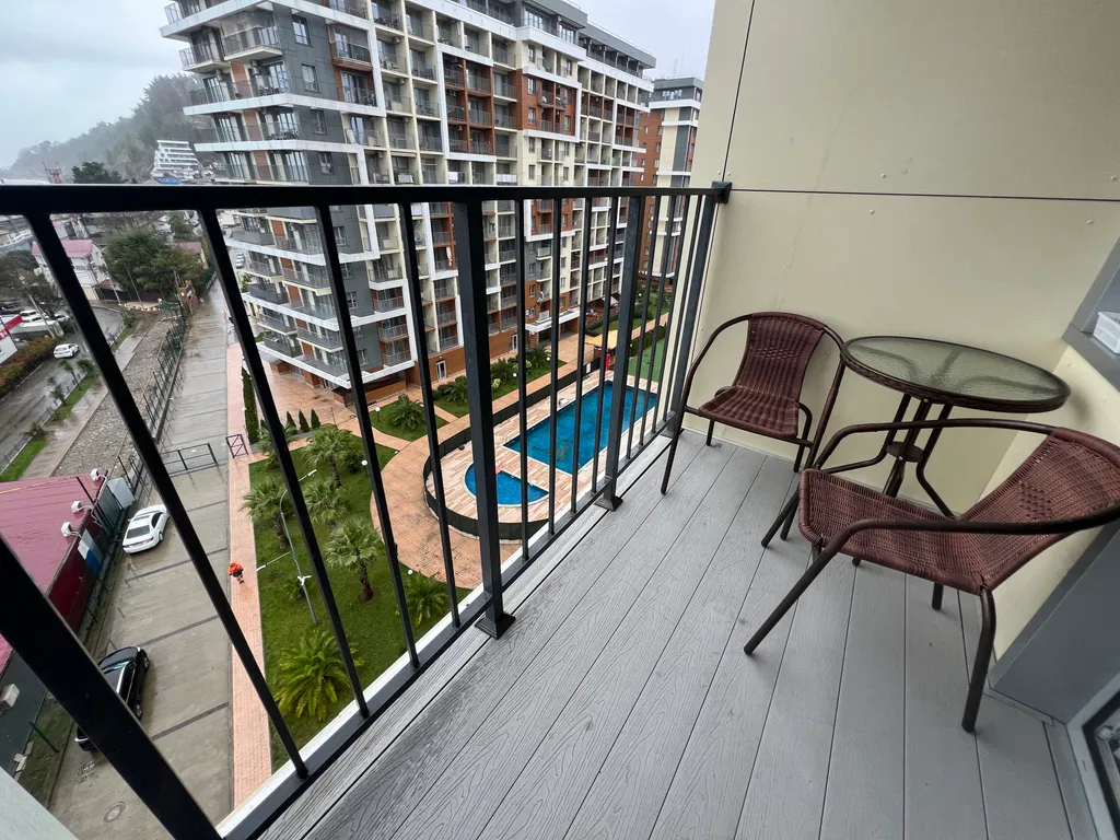 Квартира с двумя открытыми балконами и видом на море