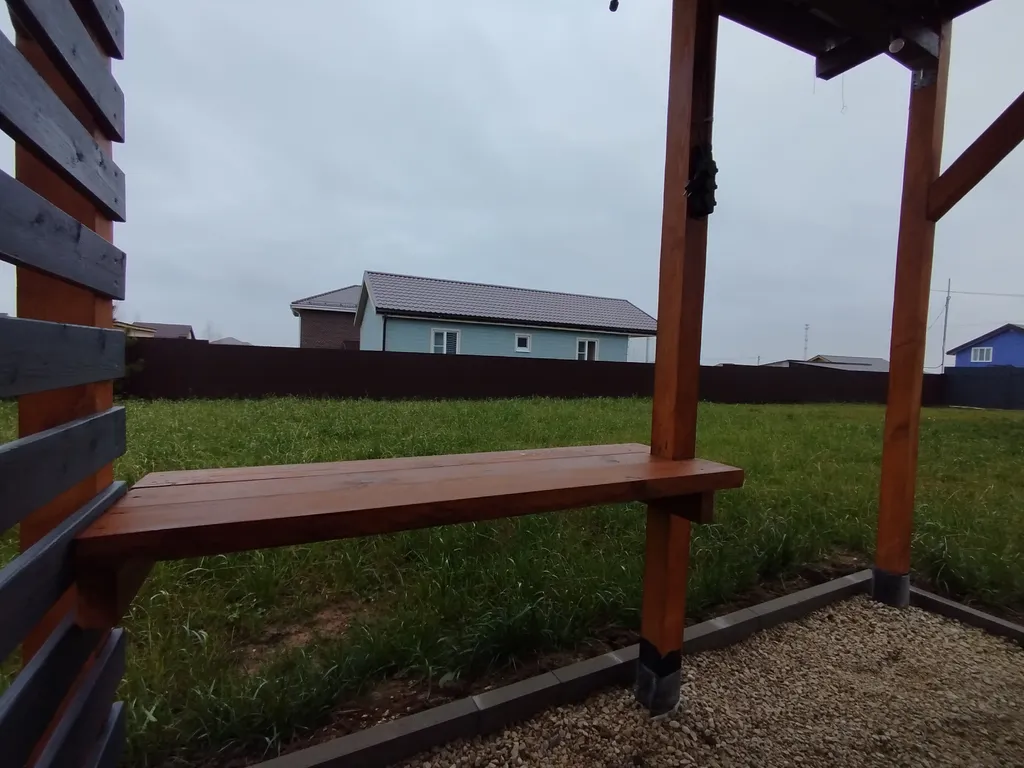 Стильный барн с крытой мангальной зоной