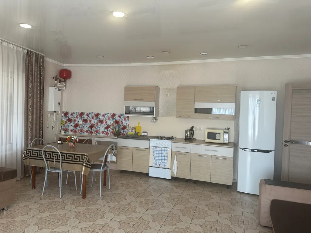 Уютная двухкомнатная квартира со своим двором