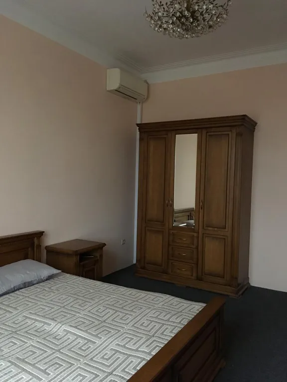 8-комнатный Дом