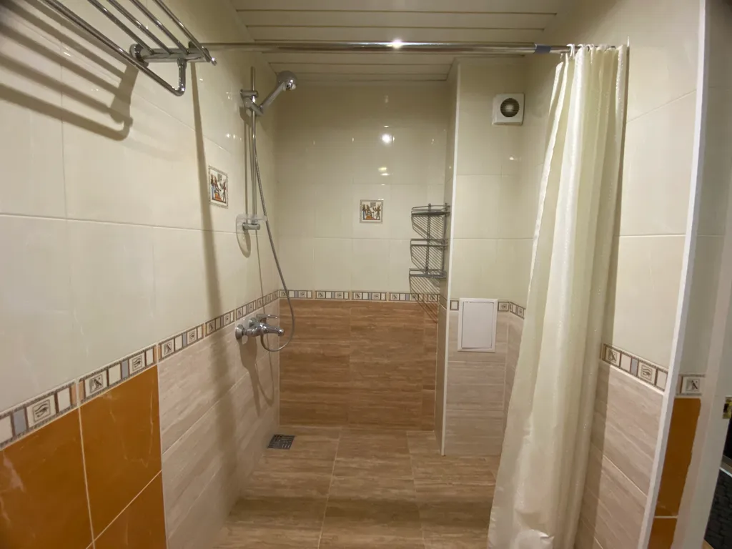 Трехуровневая 3-к квартира с террасой, у моря