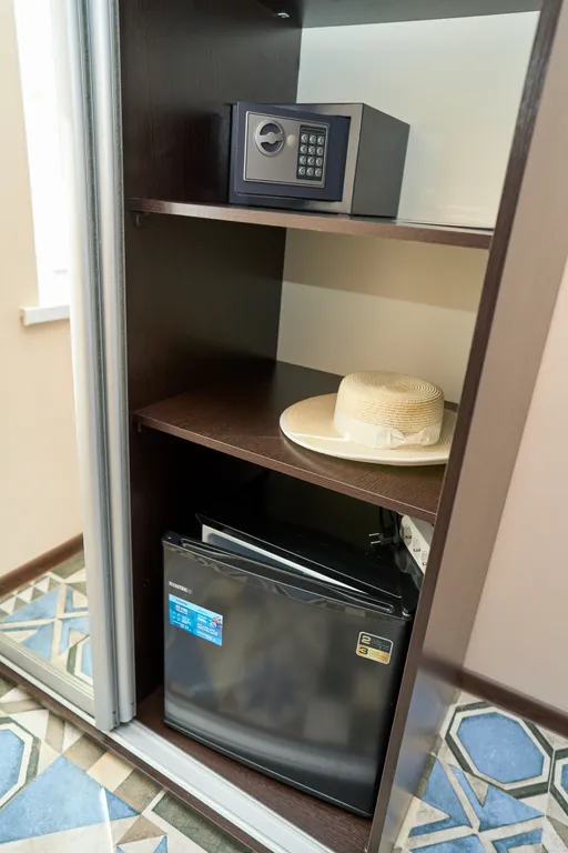 Квартира Квартира Трёхместный номер комфортный с 1 двуспальной кроватью и 1 односпальной — Кучугуры