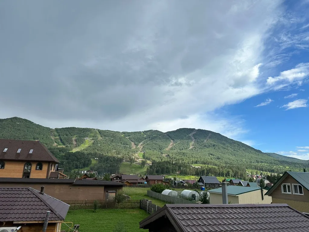 Дом на 2 половины с видом на горы