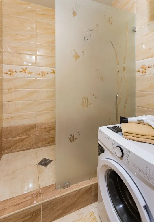 Евро 3-комнатные апартаменты на 1-й линии парка Галицкого