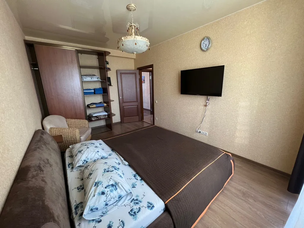 Квартира 4-комнатная Квартира — Геленджик