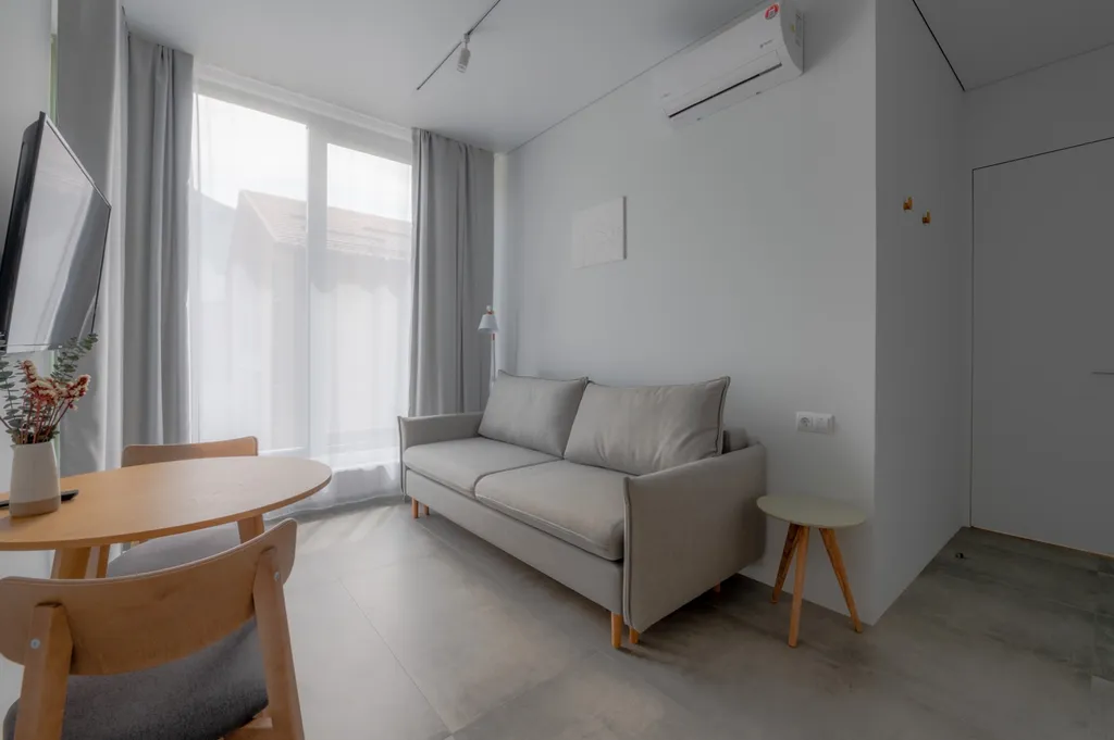 1-е апартаменты с видом на горы и бассейном