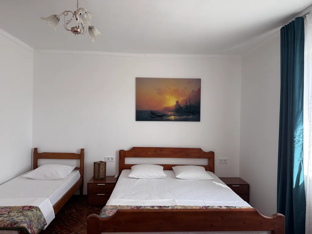 Квартира Просторная студия с собственной террасой у хореки рядом с аквапарком — аренда посуточно в Судак