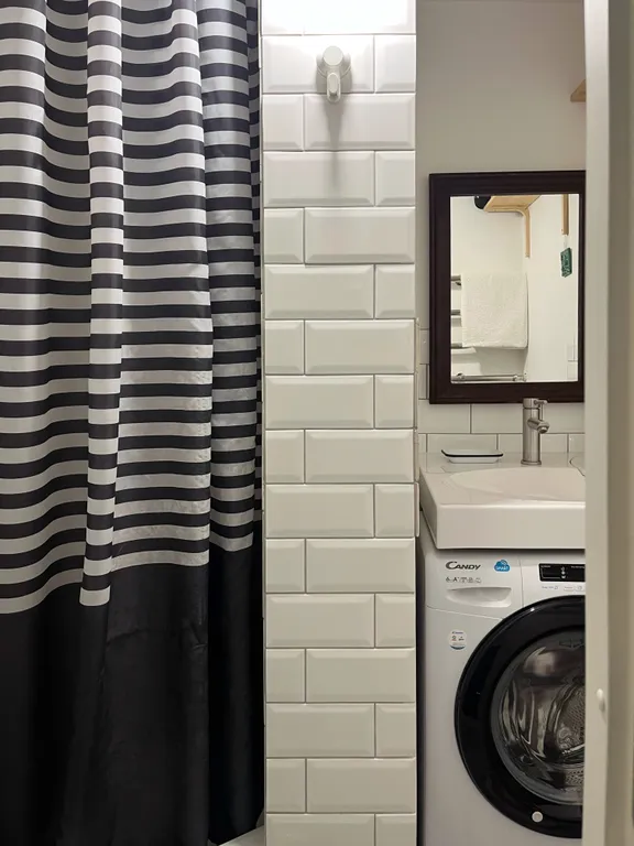 Комната на двоих в хостеле, тихий двор, 20 минут пешком от центра