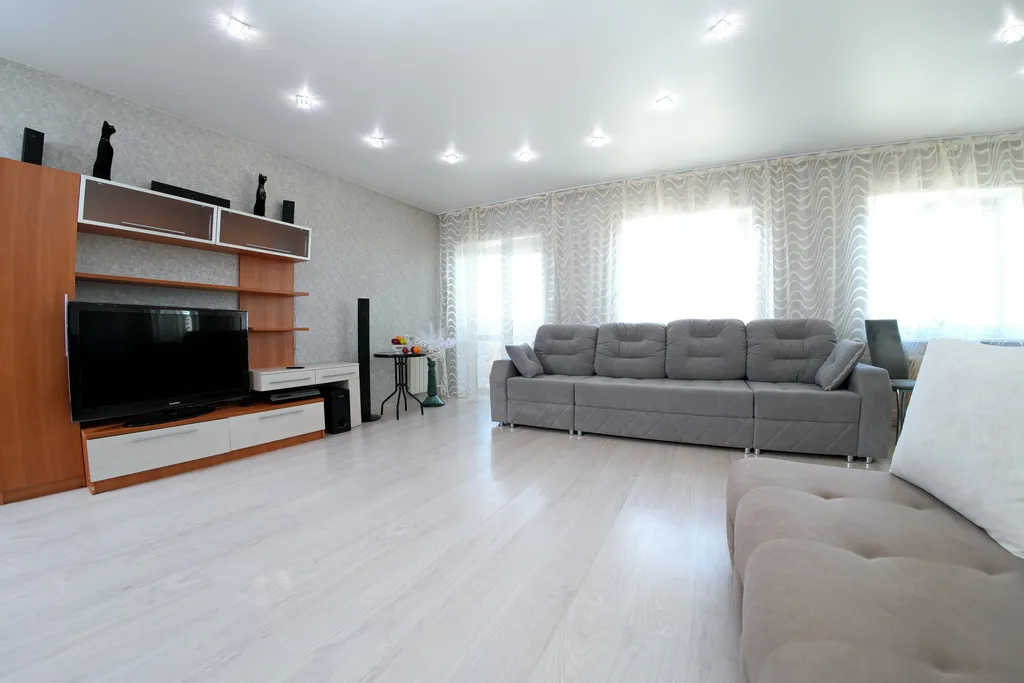 Панорамные апартаменты с видом на Иртыш