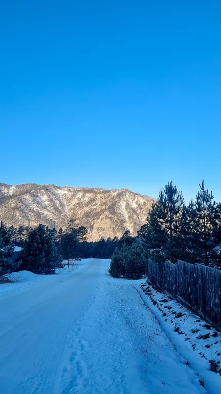Стандарт 3-х местный с односпальными кроватями и видом на горы