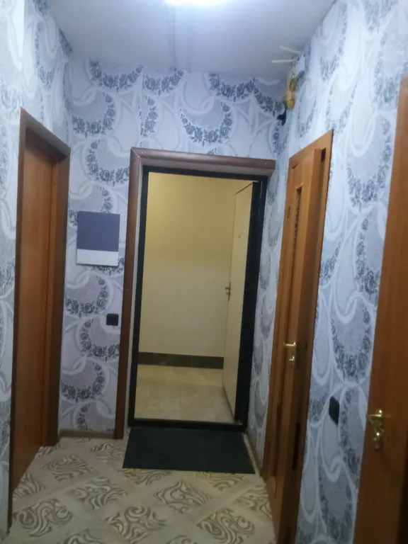 Квартира в новом доме на берегу реки. Парковка свободная.