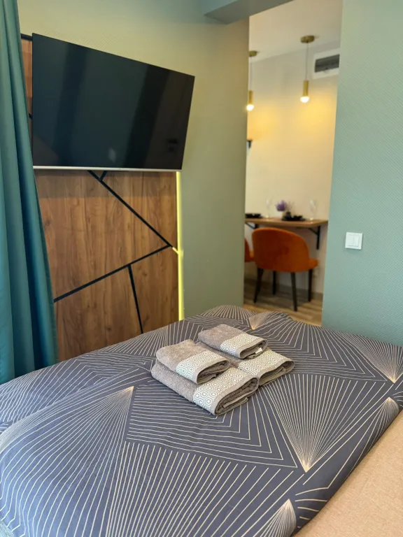 Уютная и стильная студия с отдельной кухней