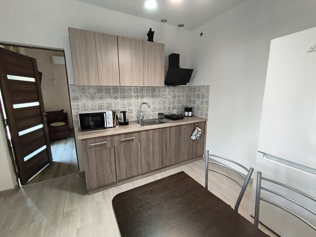 Полдома с отдельным входом