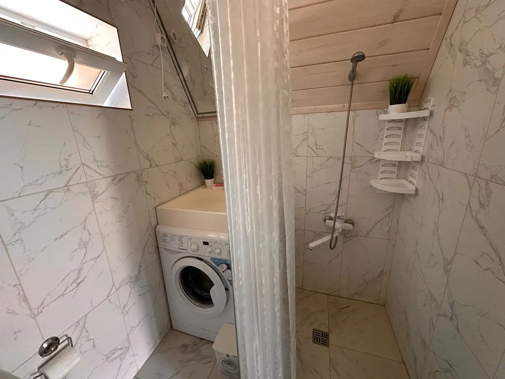 Коттедж с качелей кокон