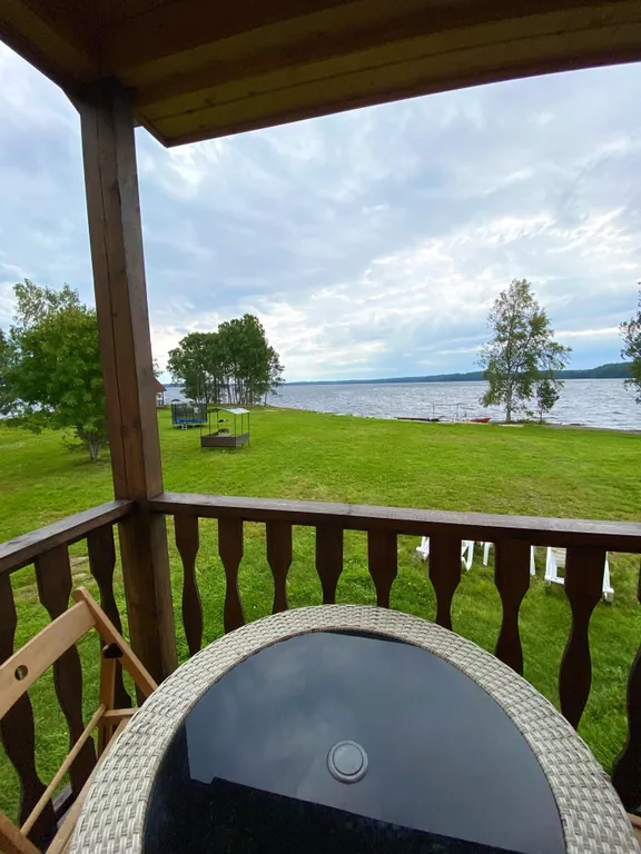 Уютный дом на берегу озера "Прозрачный берег №2"