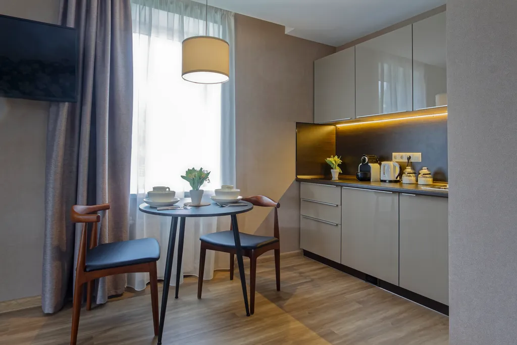 Студия в доме у озера