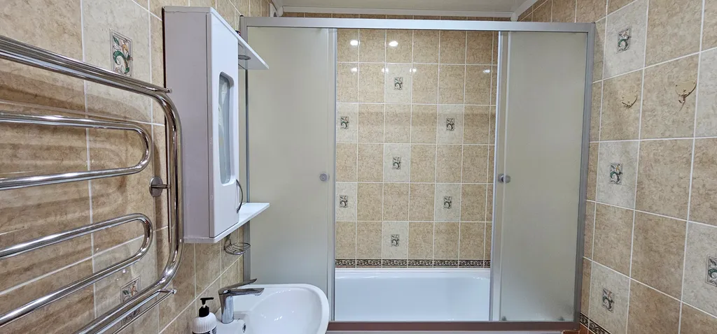 Современные трехкомнатные апартаменты на 14 этаже