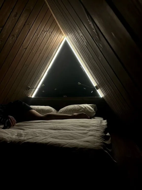 Уютный треугольный VIP дом в 25км от Минска с горячей купелью и баней