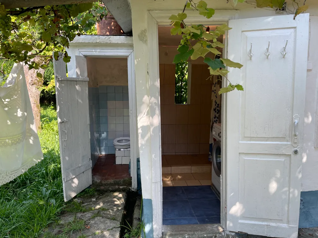 Коттедж 2-комнатный уютный дом с большим зеленым двором — Сухум