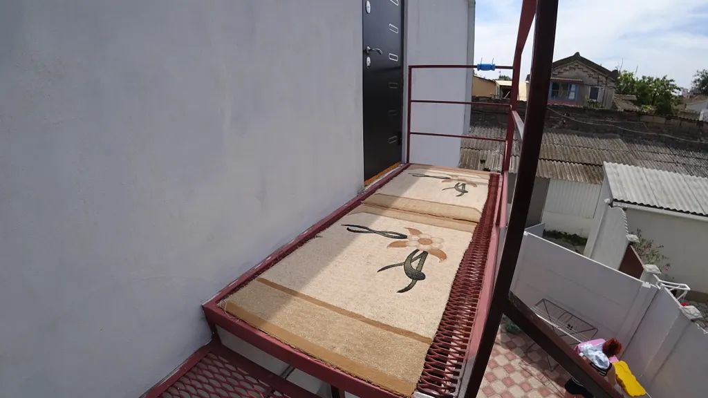 Отличная двухкомнатная квартира с двориком