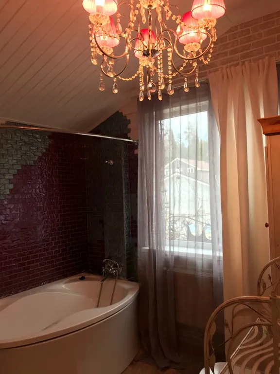 Уютный дом в сказочном лесу