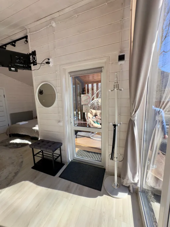 Коттедж Коттедж Уютный барнхаус с большими панорамными окнами — Архыз