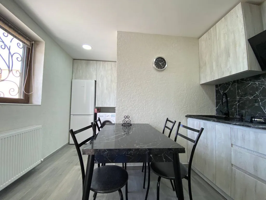 Квартира на 2-4 гостя с просторной террасой и бесплатной парковкой