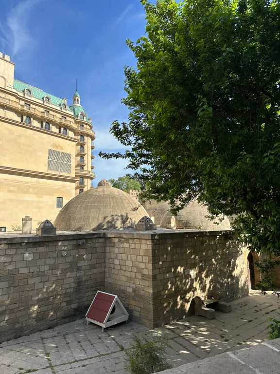 Апартамент в центральной исторической части Баку