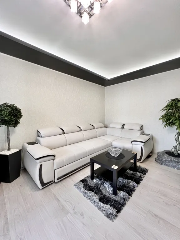 Двухкомнатная квартира в центре с 2 лоджиями