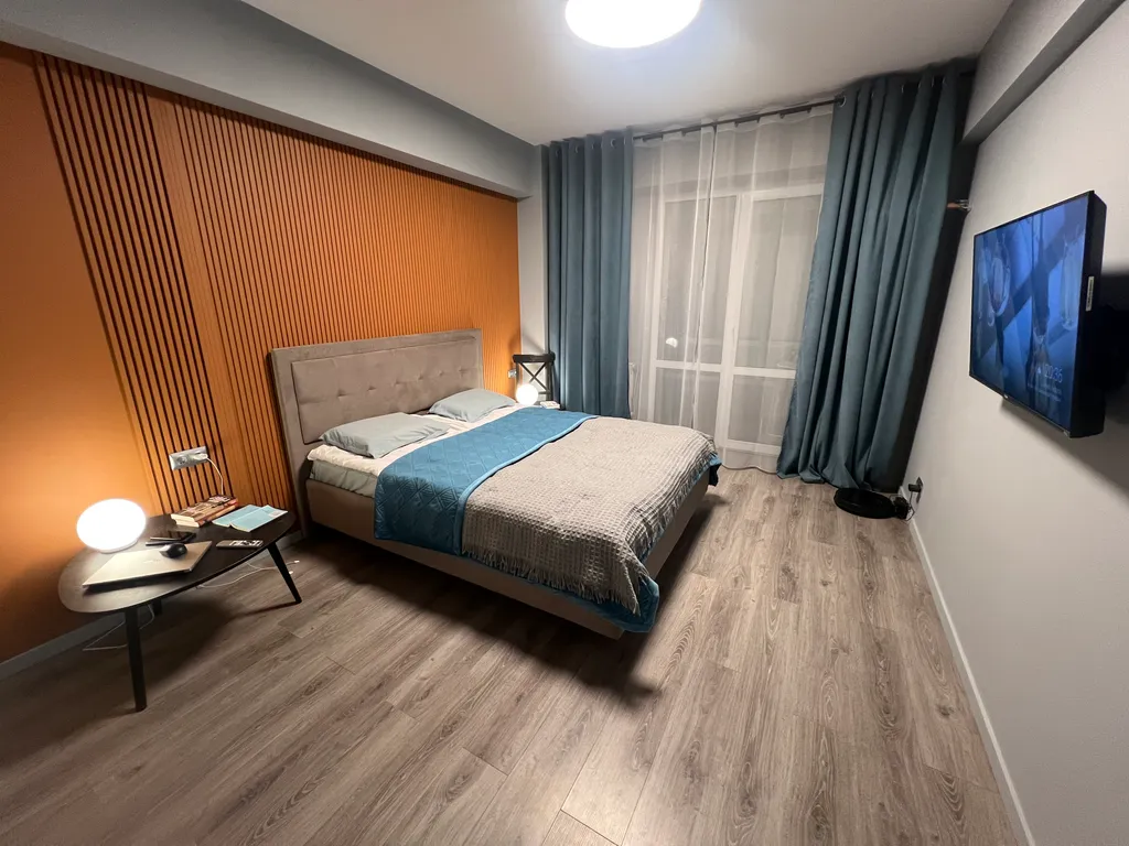 Апартаменты 100 кв.м на проспекте Победы, 7