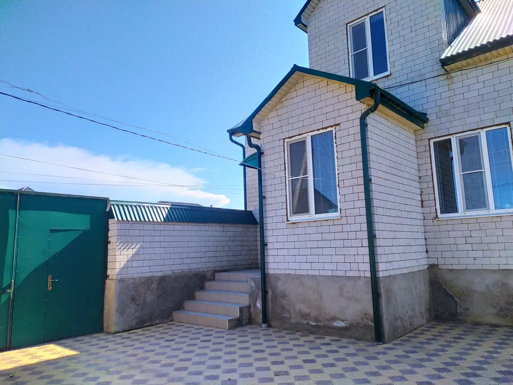 Дом в близи городского пляжа на побережье