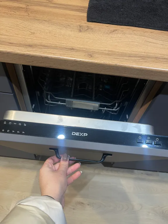 Уютный современный дом в лесу