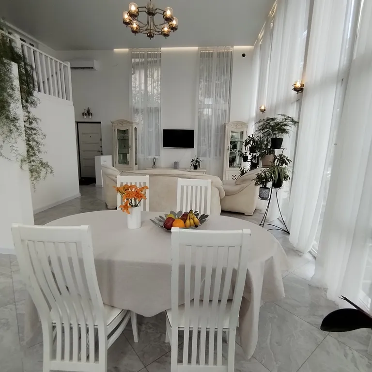 Дом около Дендрария