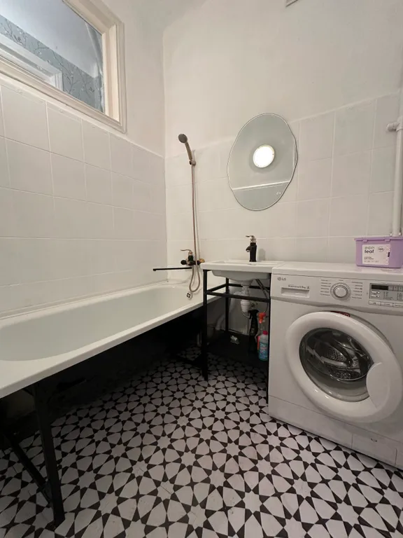 Квартира в сталинке в центре города с закрытой парковкой