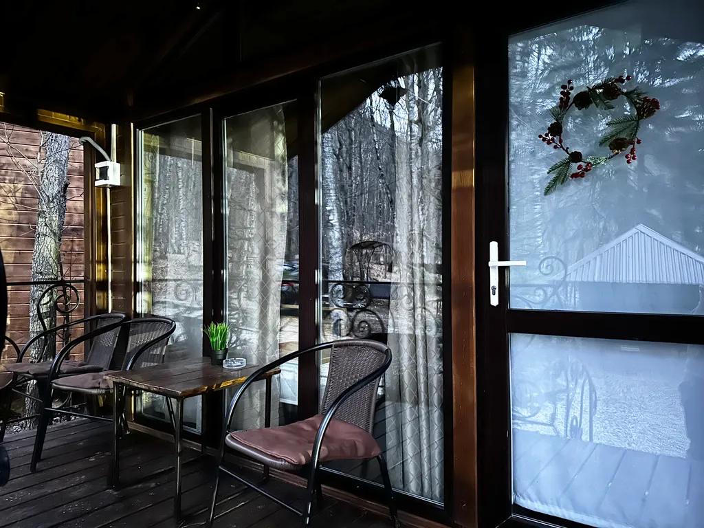 Уютный домик в чаще леса