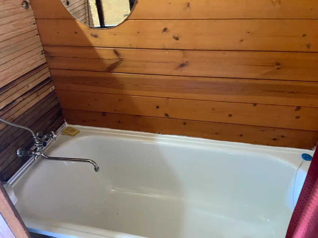 Дом на участке 3 сотки, огорожен, все удобства